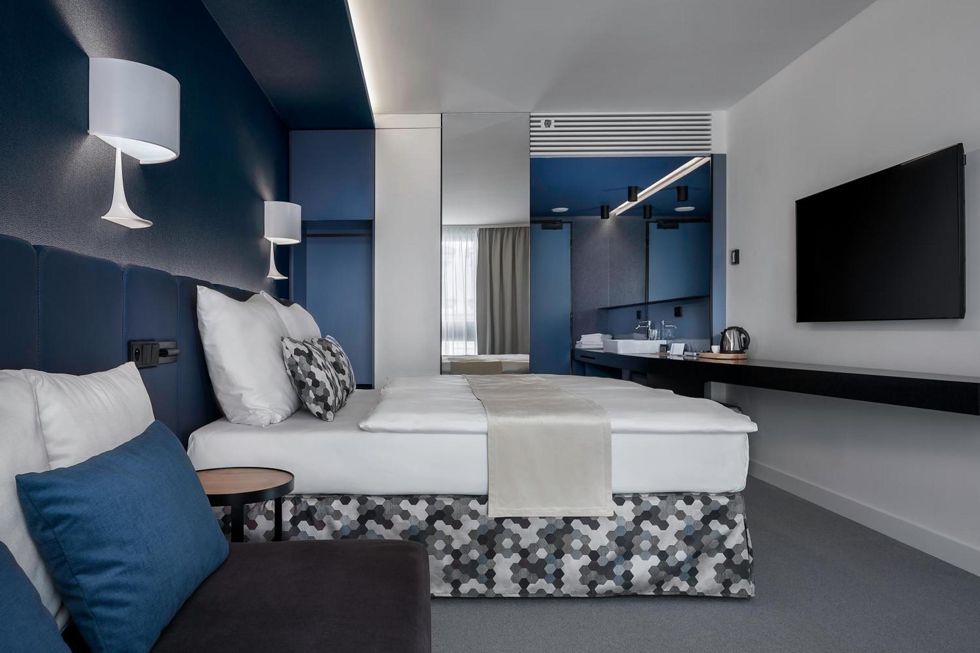Deluxe Room,1279727683:JPEG