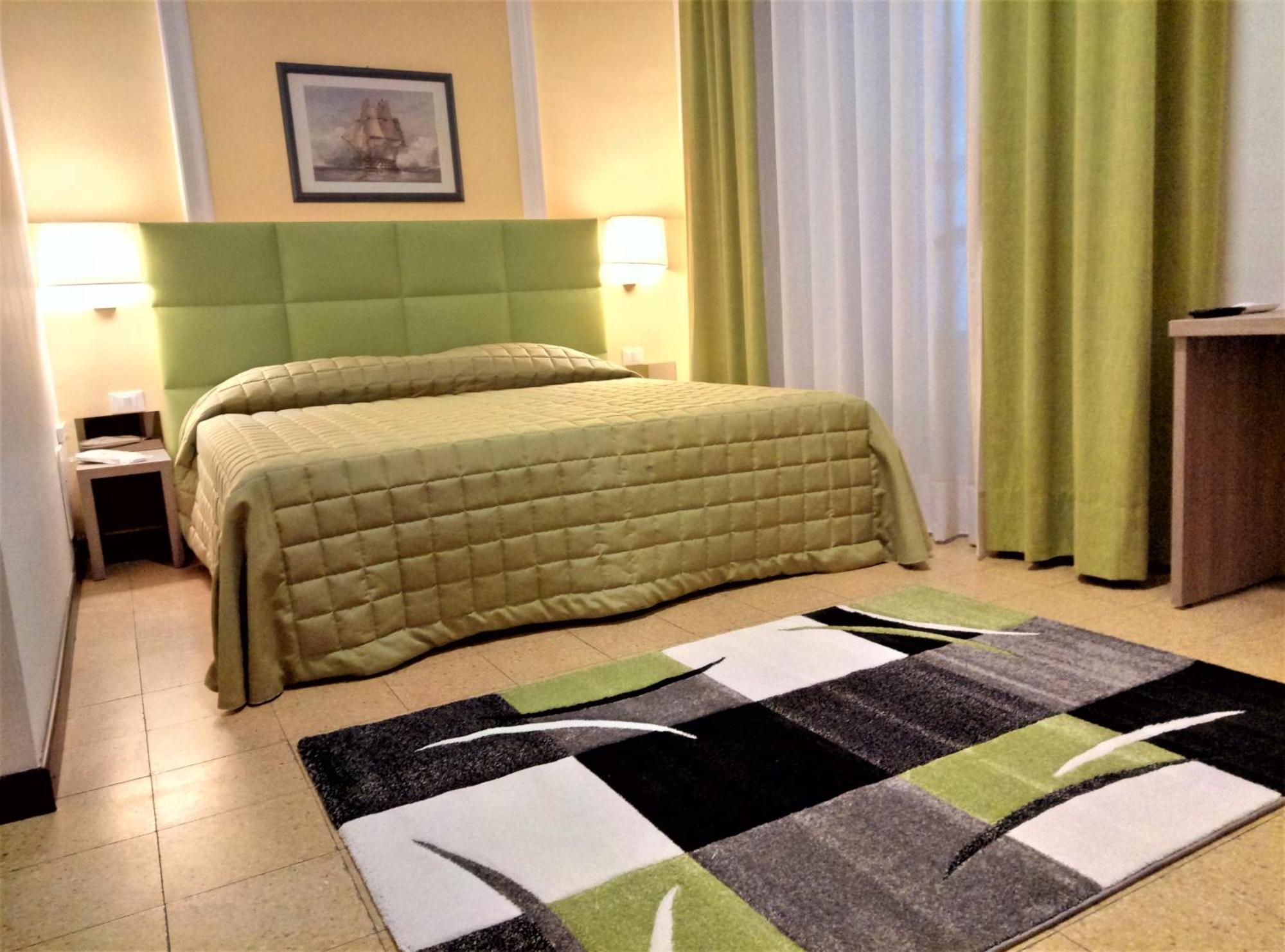 Double or Twin Room,1216757110:JPEG
