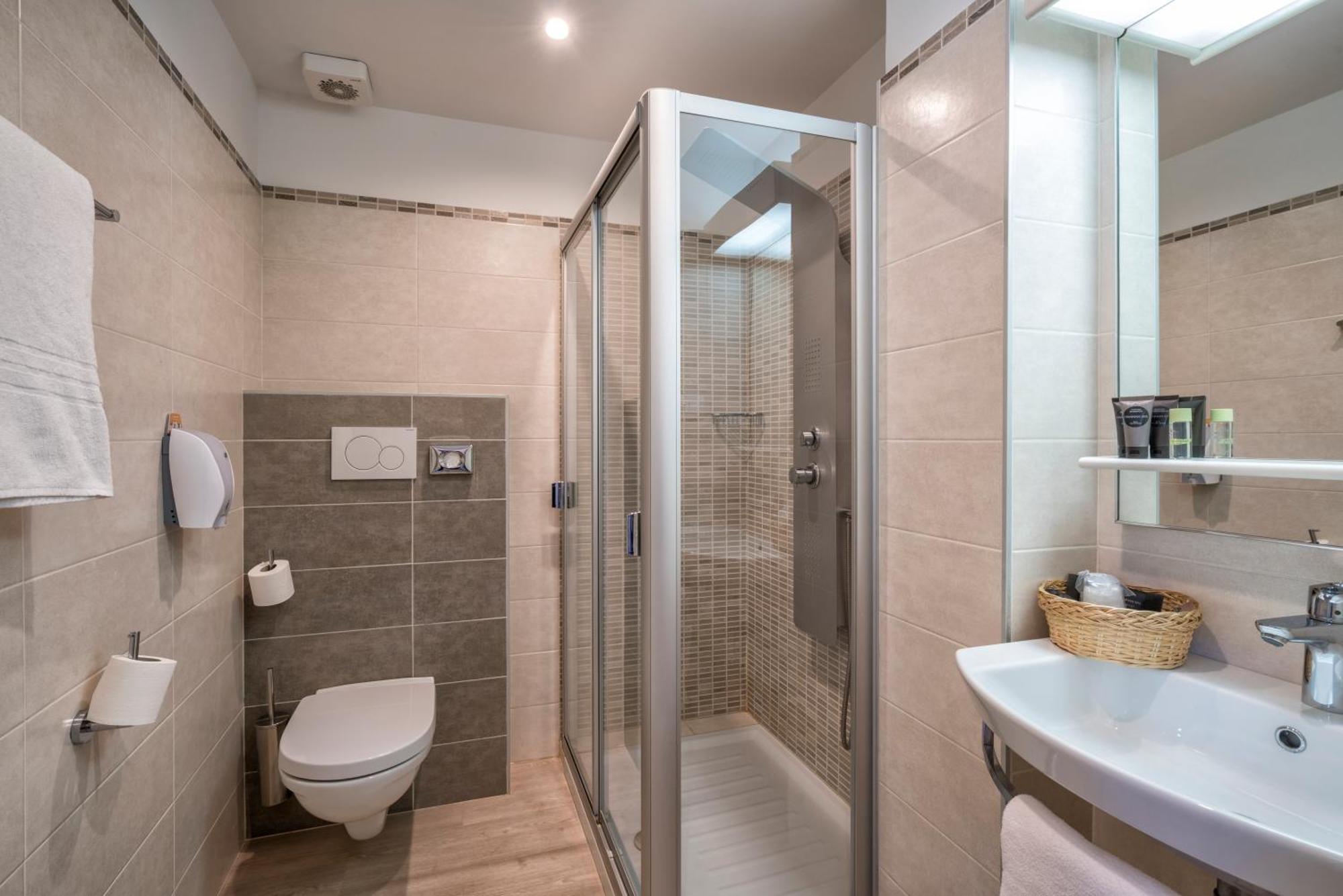 Superior Single Room,1279792564:JPEG