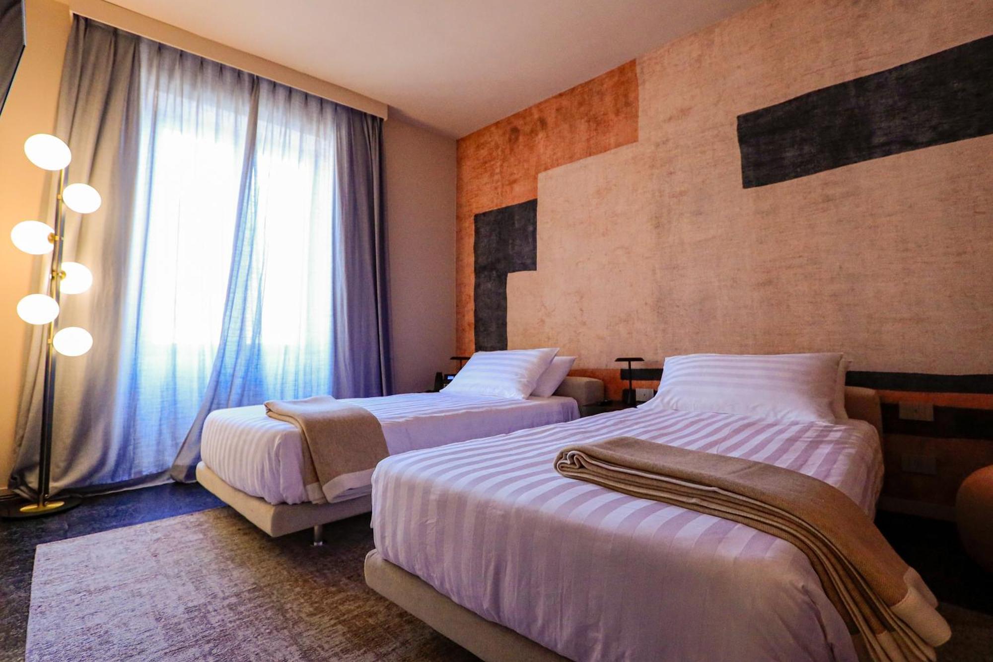 Deluxe Double Room,1688814661:JPEG