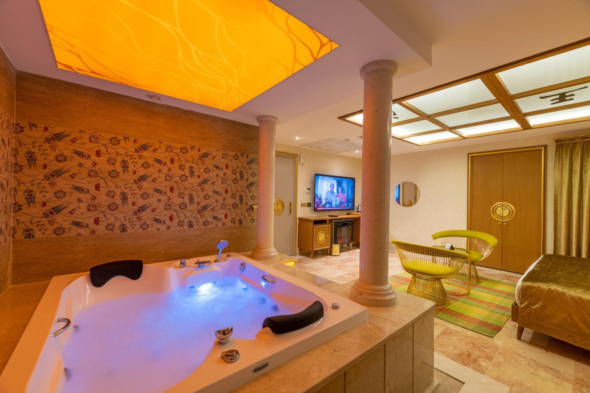 Slient Suite Jet Pool Basement Floor,999148824:JPEG