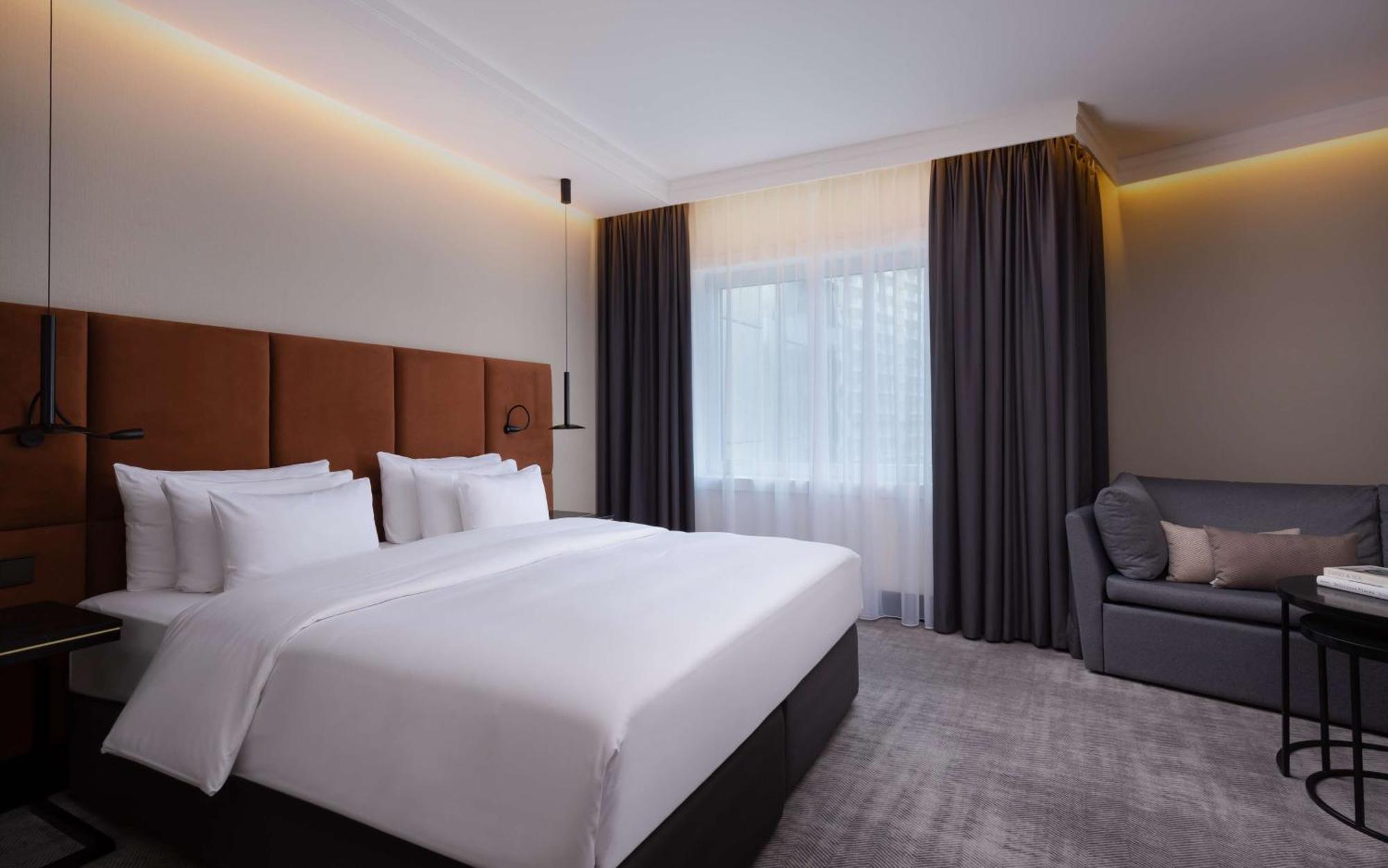 Family Room,1439439163:JPEG