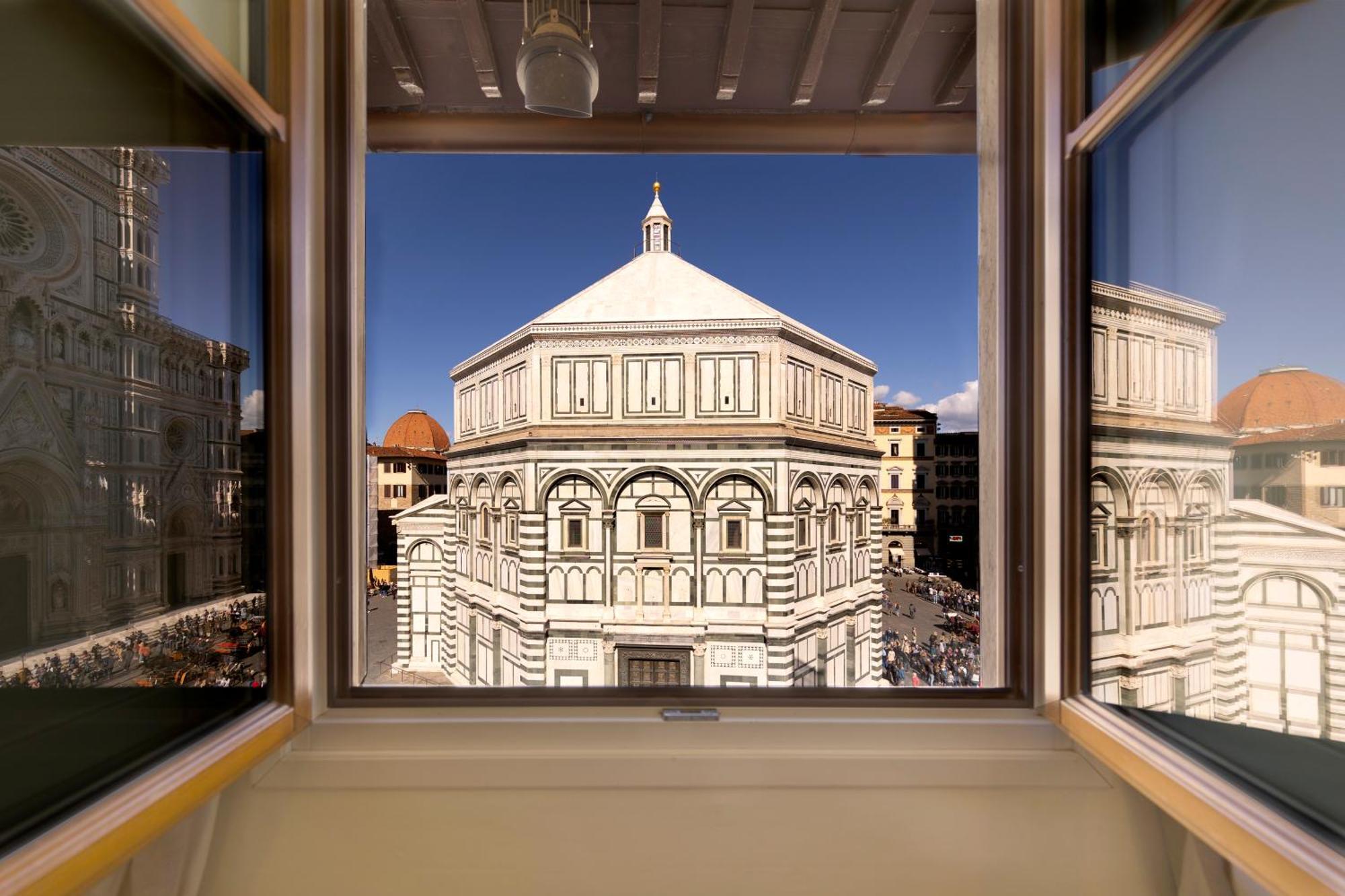 Single Room Duomo View,1416594480:JPEG