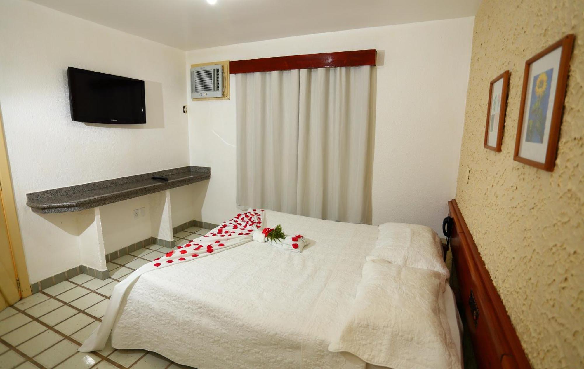 Single Room,866803364:JPEG
