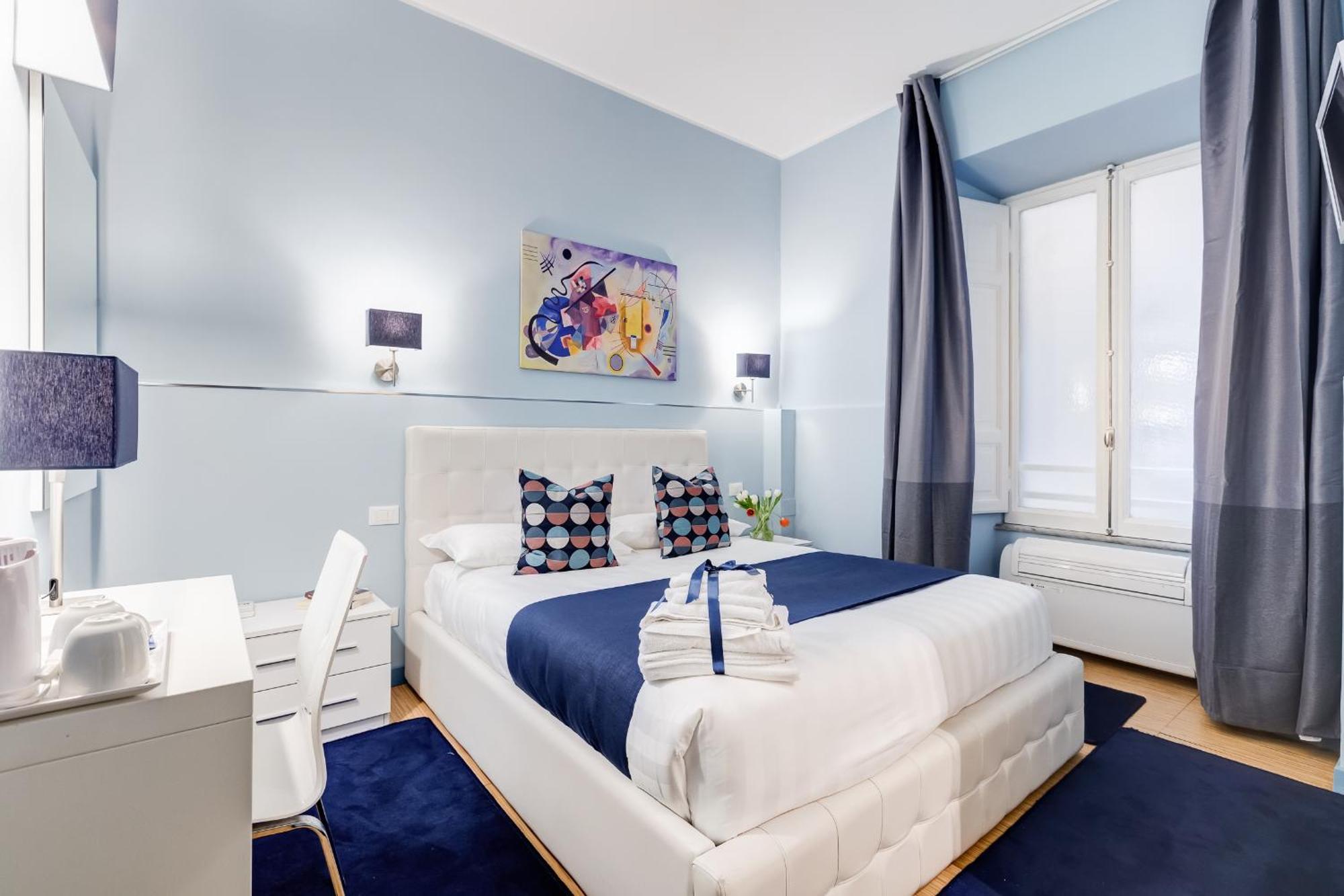 Small Double Room,848681210:JPEG