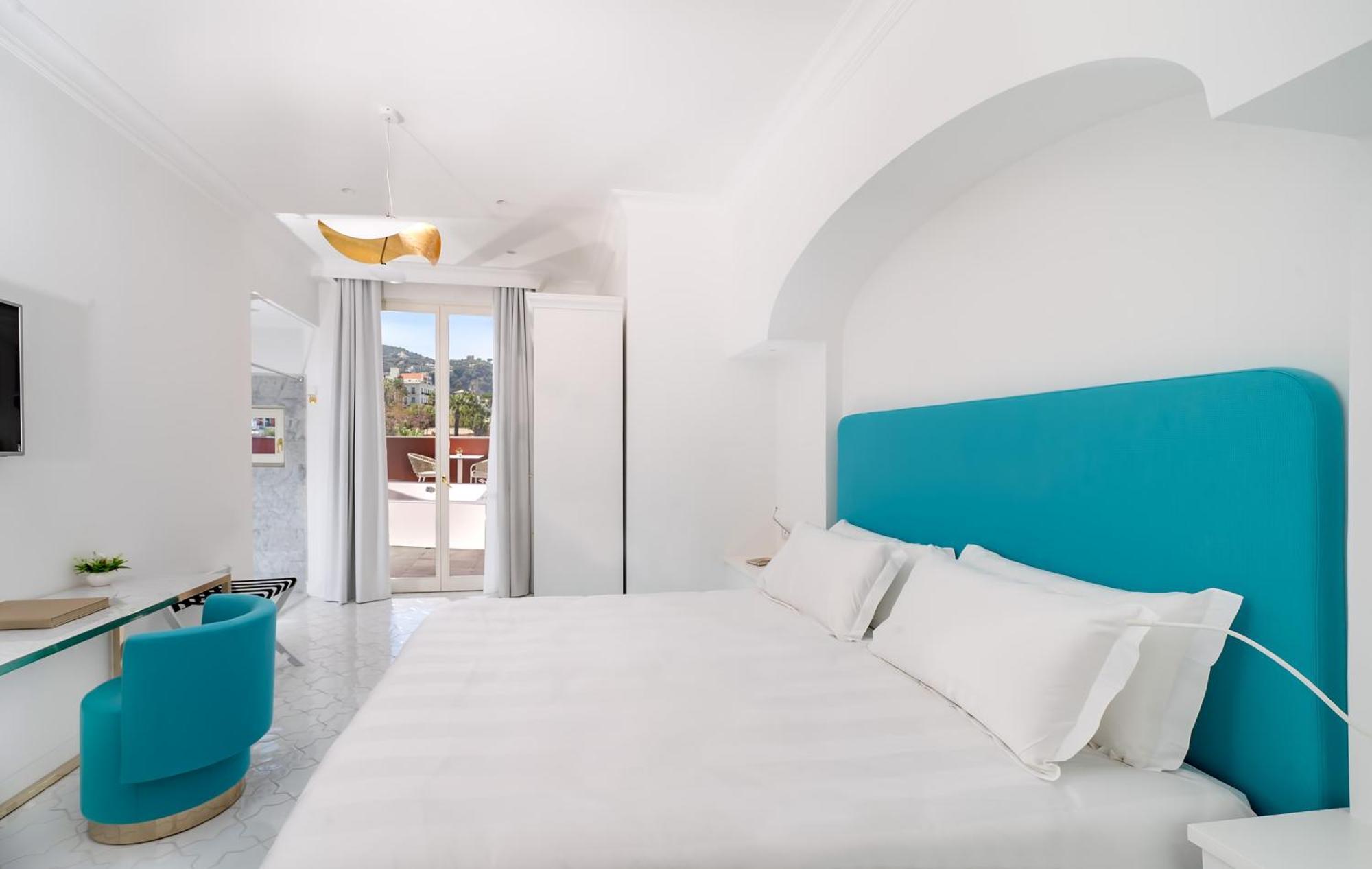 Deluxe Double or Twin Room Spa Bath,915693526:JPEG