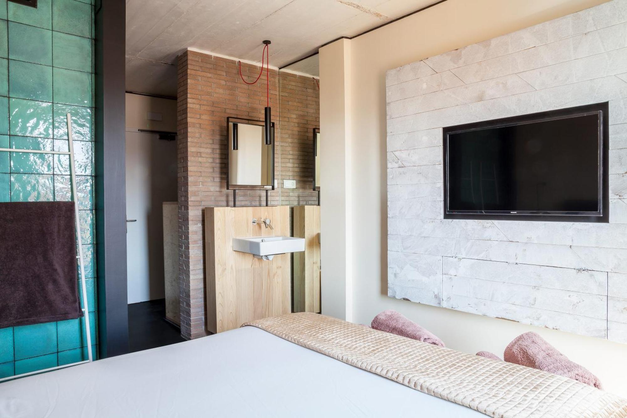 Superior Double Room,1262968438:JPEG