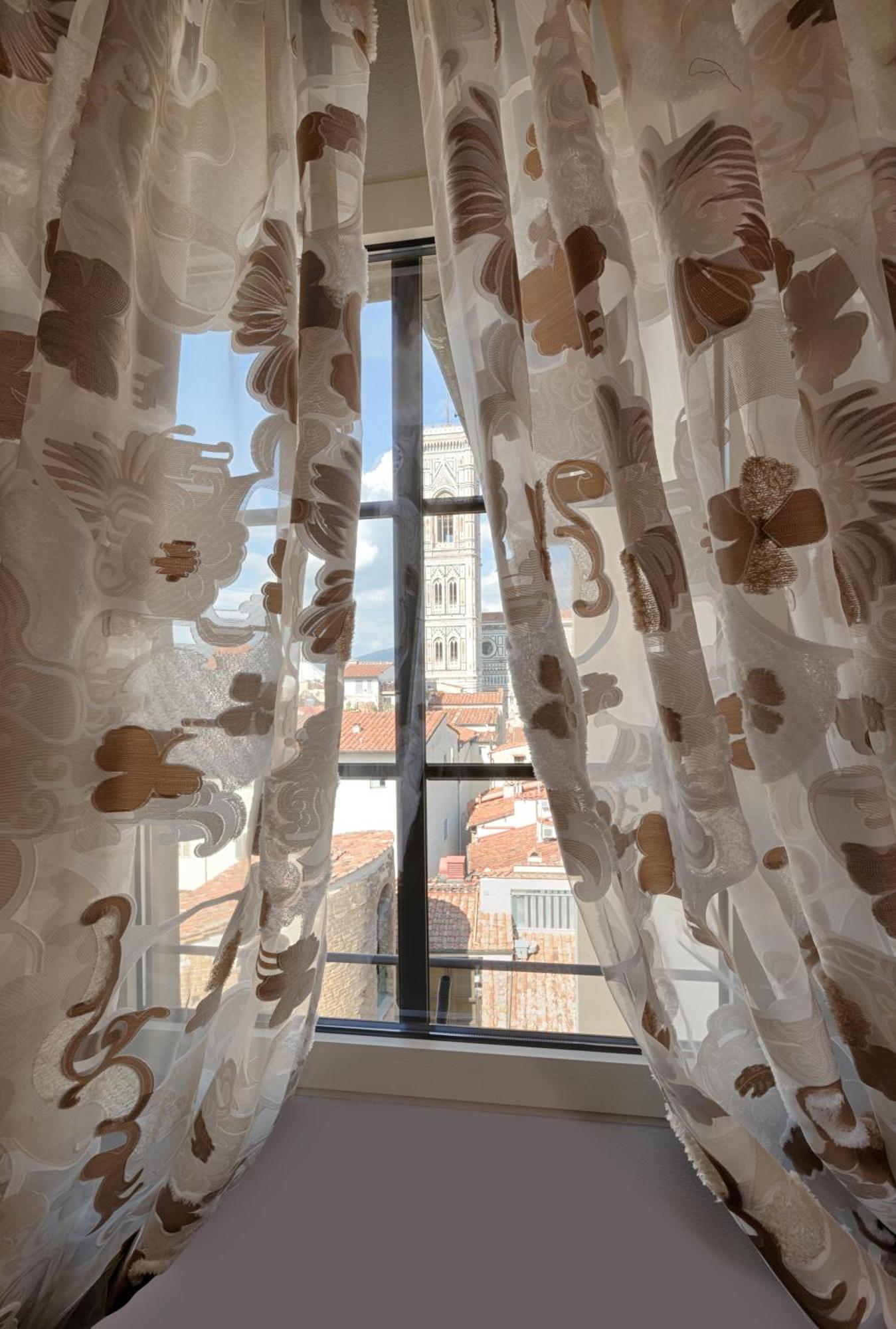 Lorenzo il Magnifico Deluxe Suite Duomo View Spa Bath,1756699371:JPEG