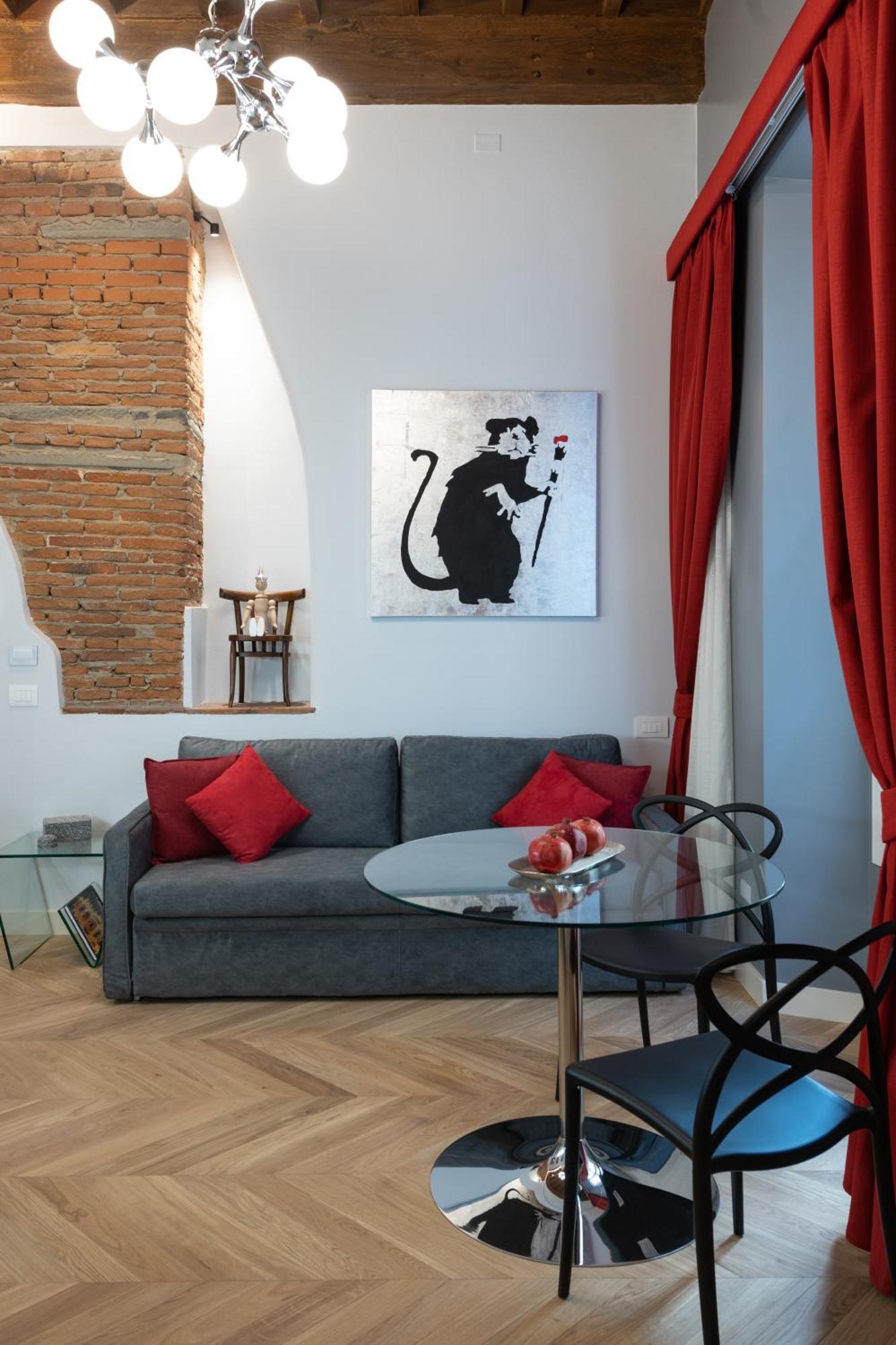 One-Bedroom Apartment,1286021920:JPEG