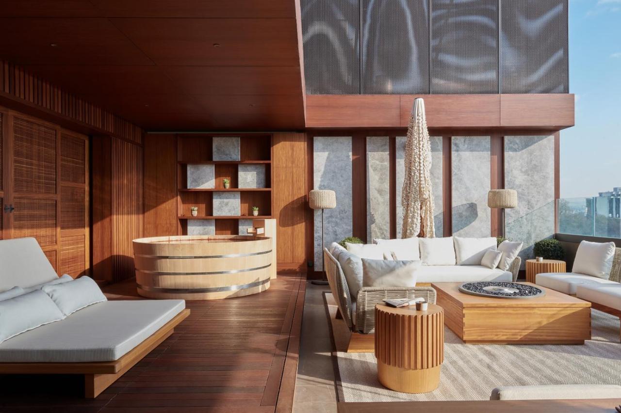 Suite Nobu con Terrazza, Vasca Ofuro, Vista Bosforo e Accesso Club Lounge