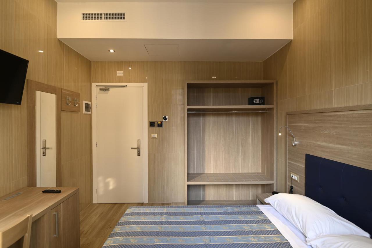 Double Room,1289264185:JPEG