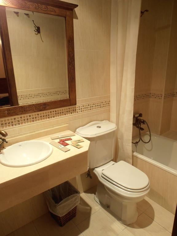 Habitación Doble con baño privado - 2 camas