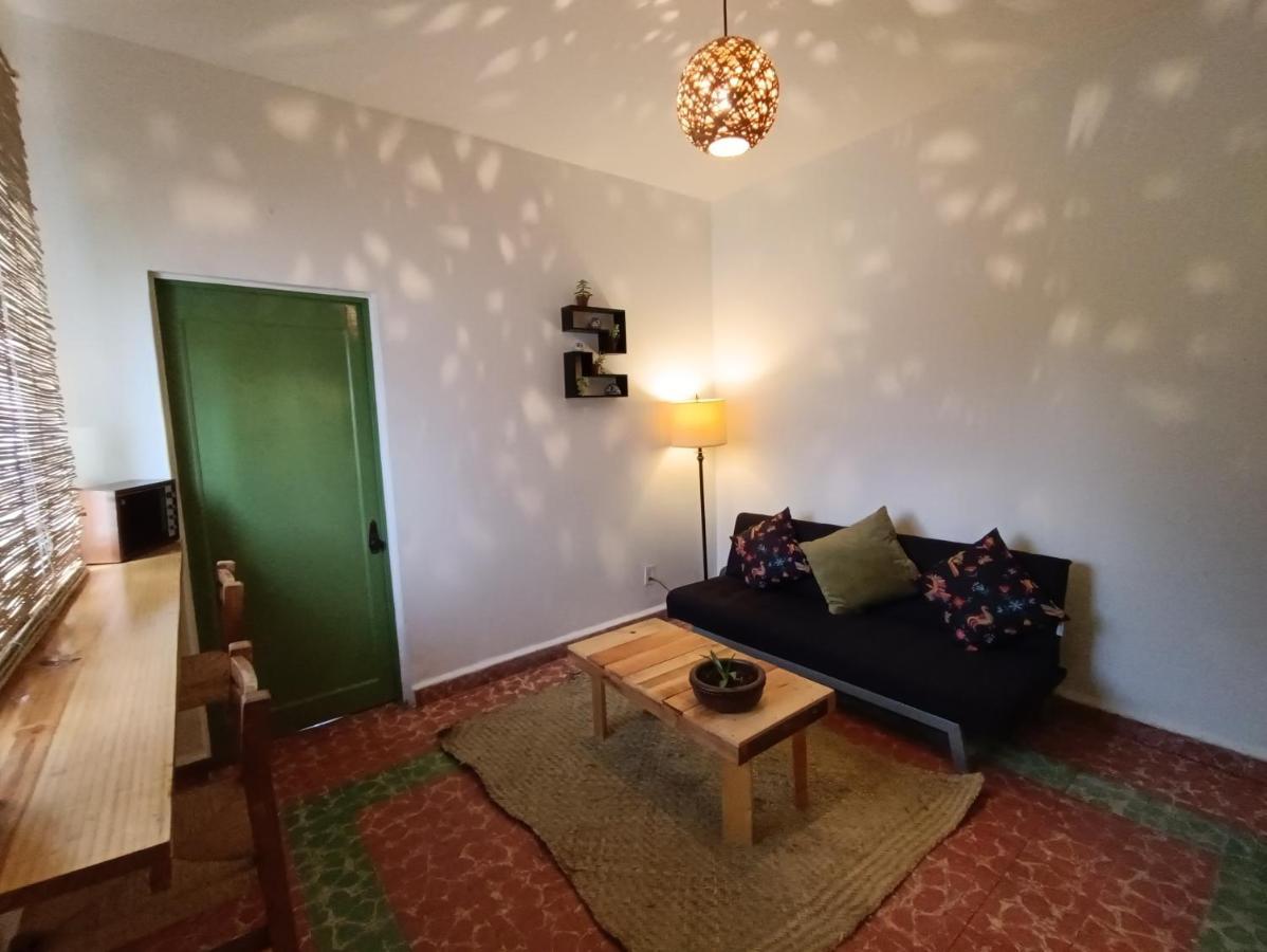 Family Room,1290625993:JPEG