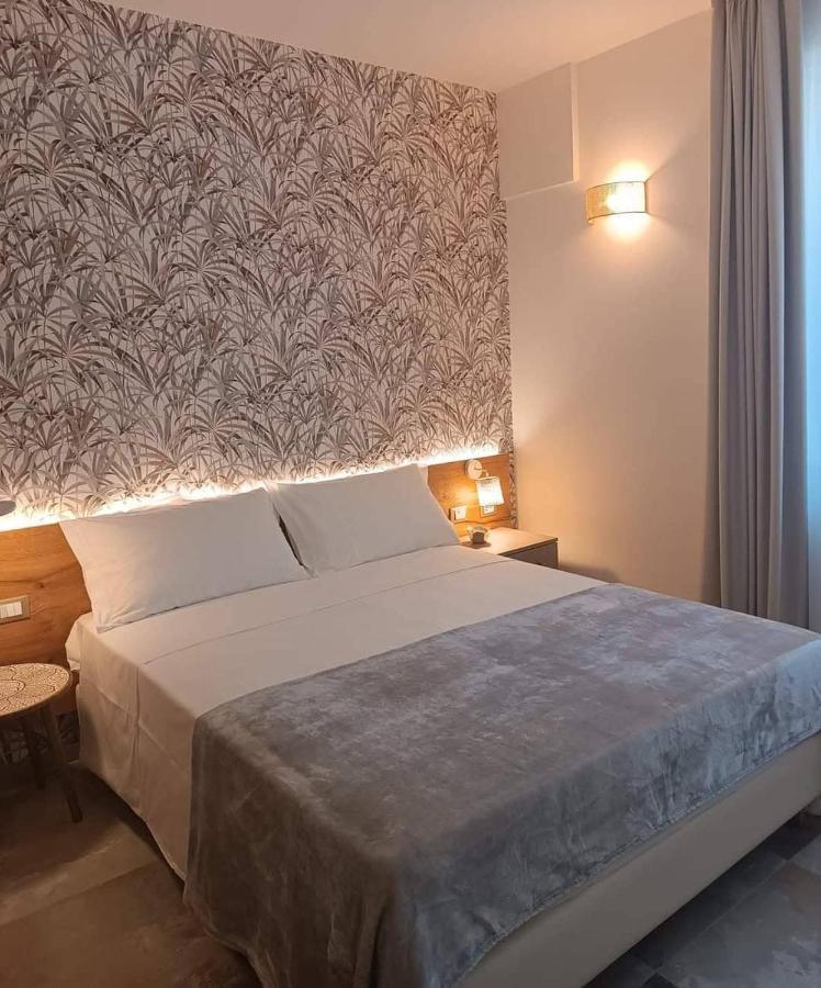 Large Double Room,1290622246:JPEG