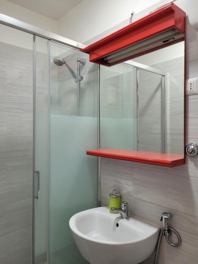 Single Room Private Bathroom,1291699423:JPEG