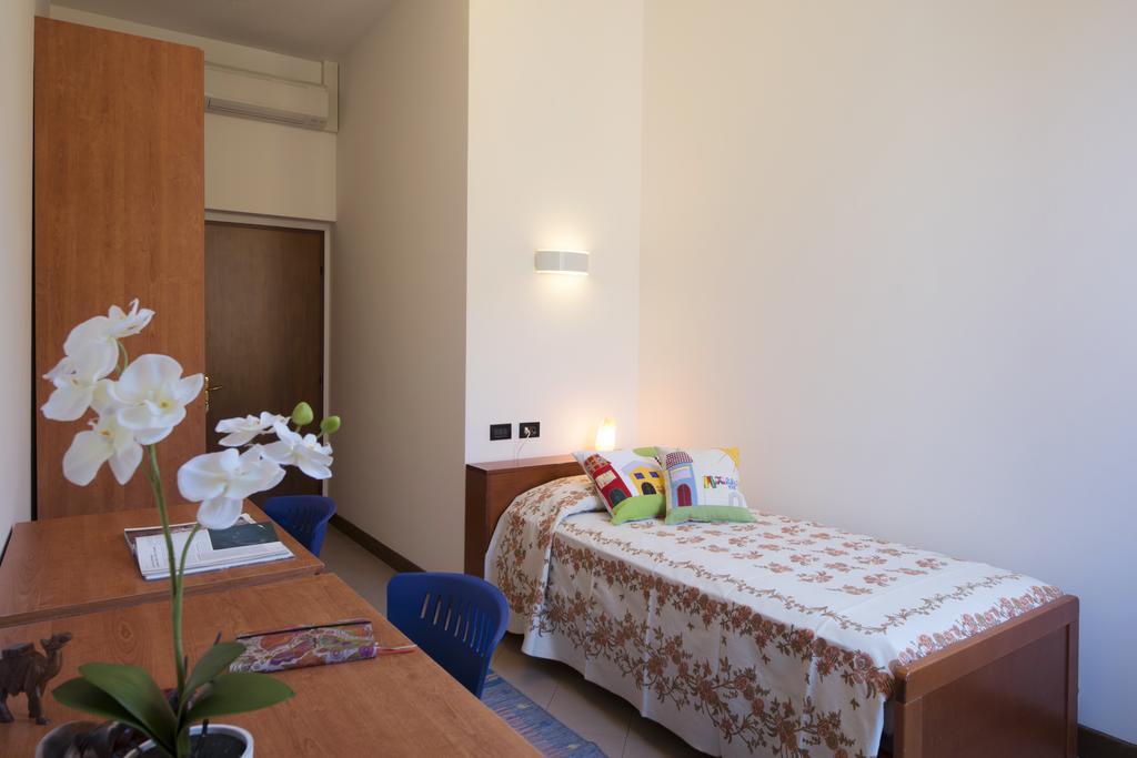 Single Room,227507717:JPEG