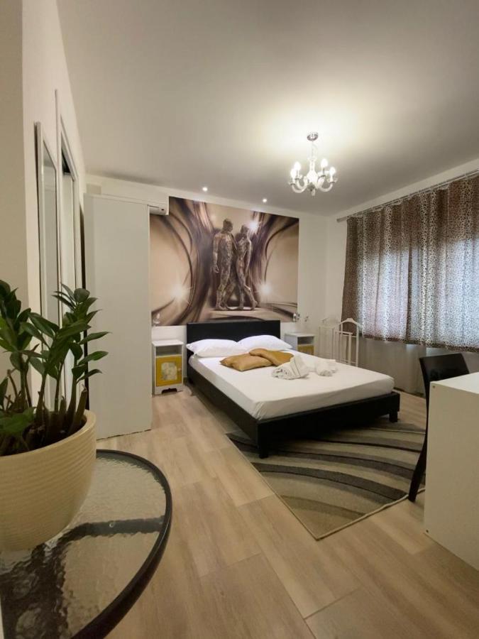 Double Room,1295688157:JPEG