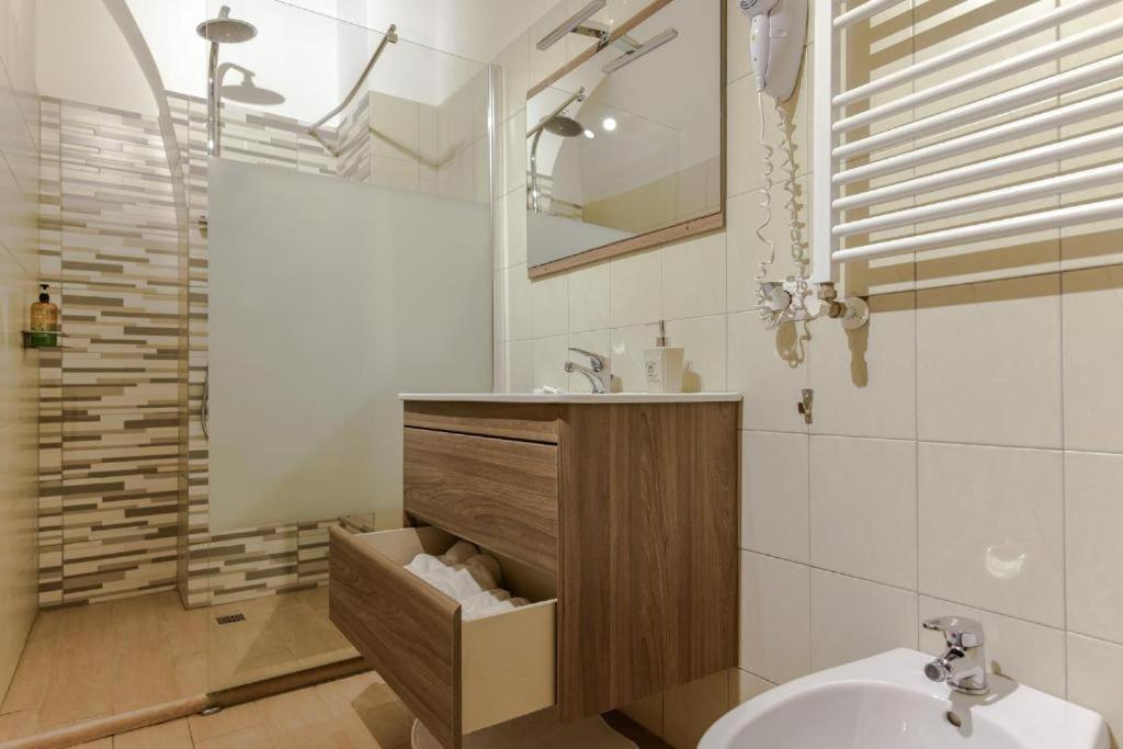 Triple Room Private Bathroom