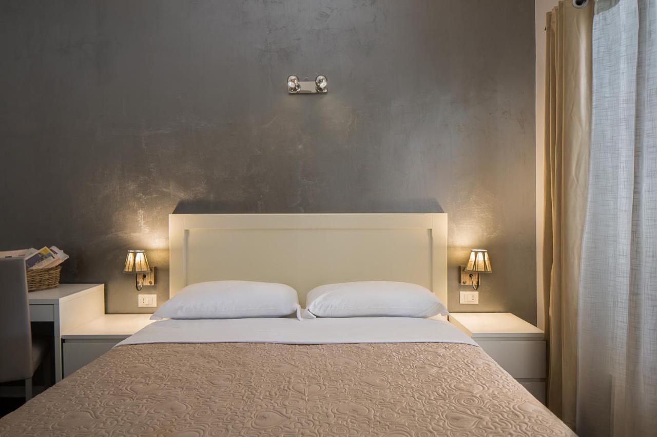 Double Room,464265591:JPEG
