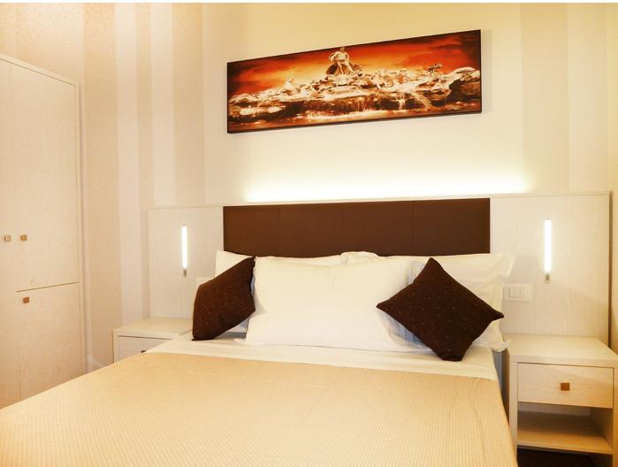 Large Single Room,136605438:JPEG