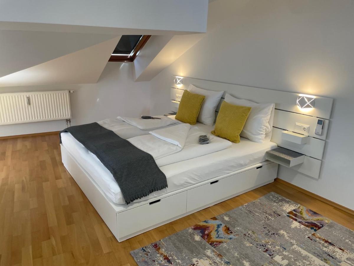 Deluxe Apartment,1535017186:JPEG