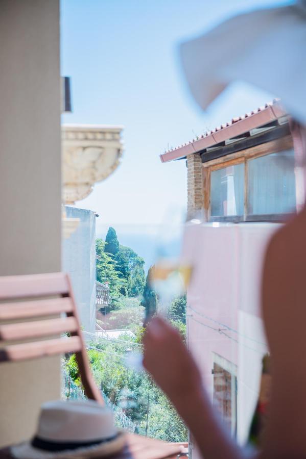 Apartment Balcony,1294504237:JPEG