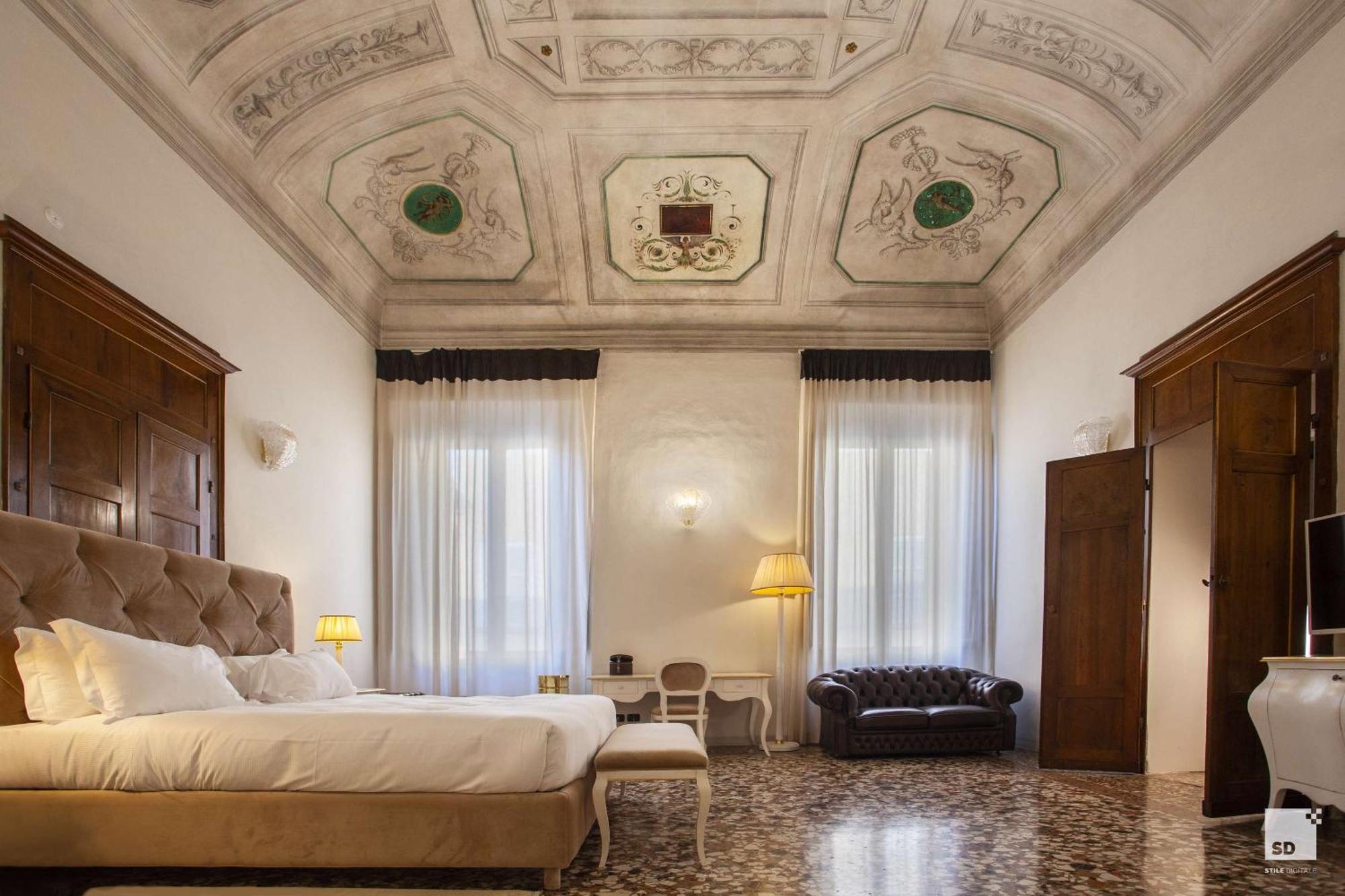 Room Frescoes,1216345483:JPEG