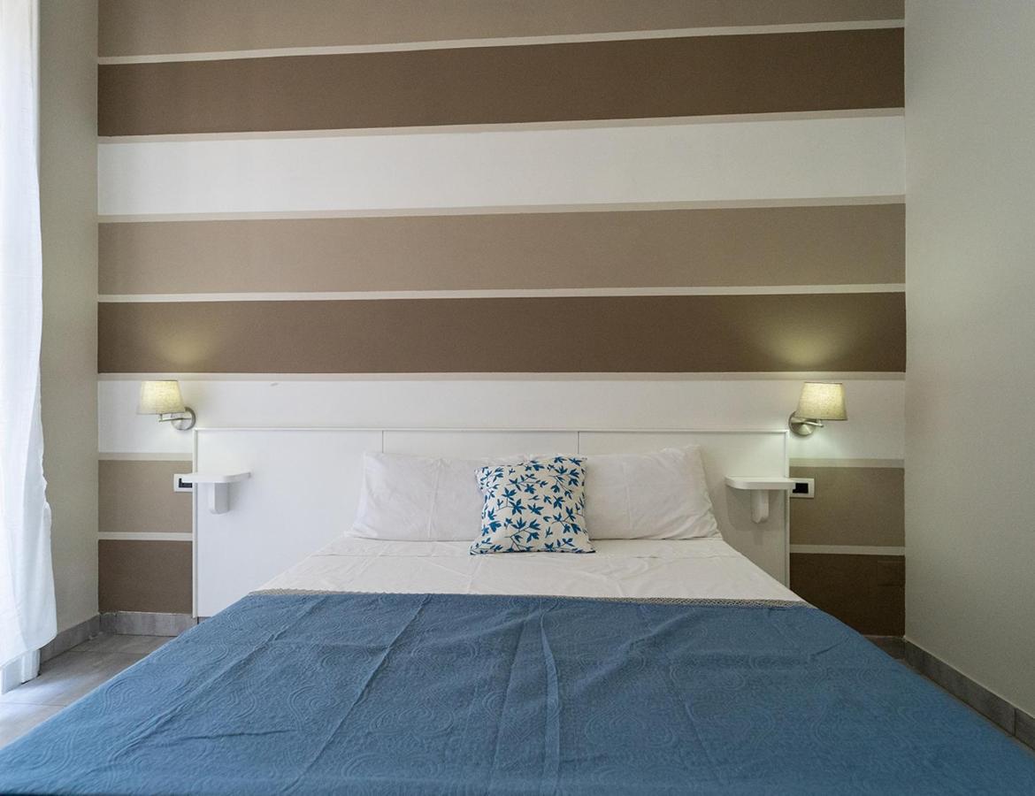 Deluxe Double Room Balcony,1295892880:JPEG