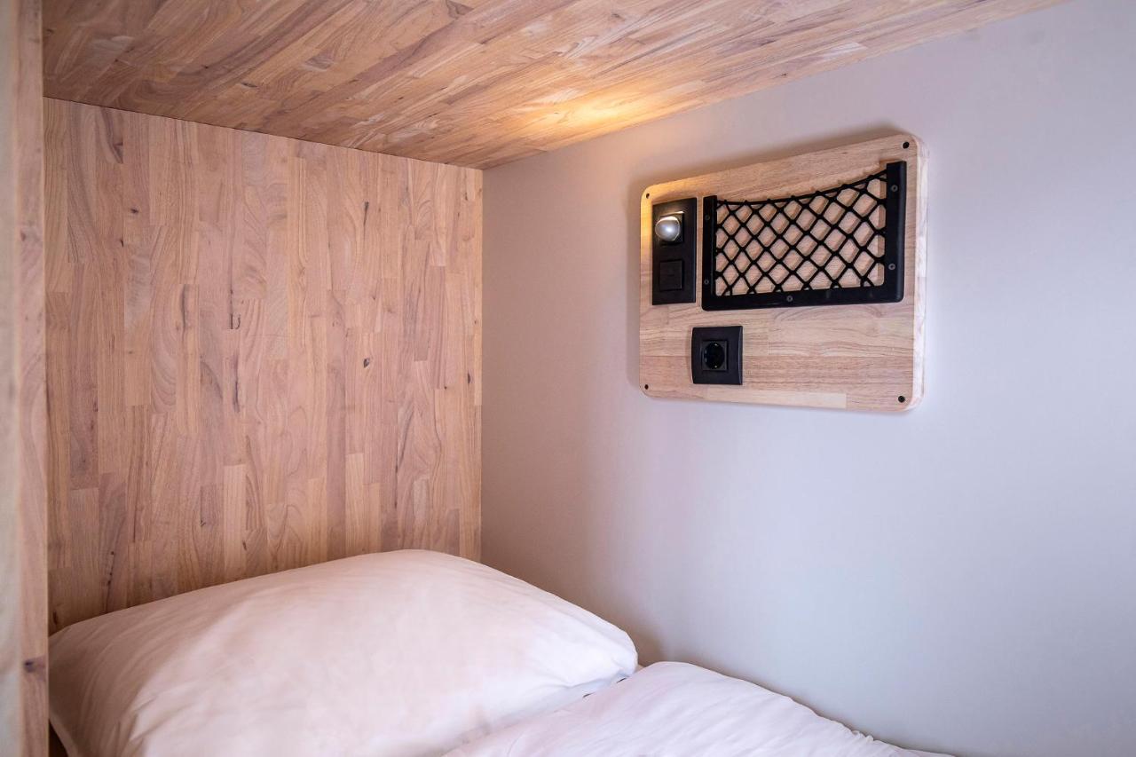 Bunk Bed 20 Beds Mixed Dormitory Room
