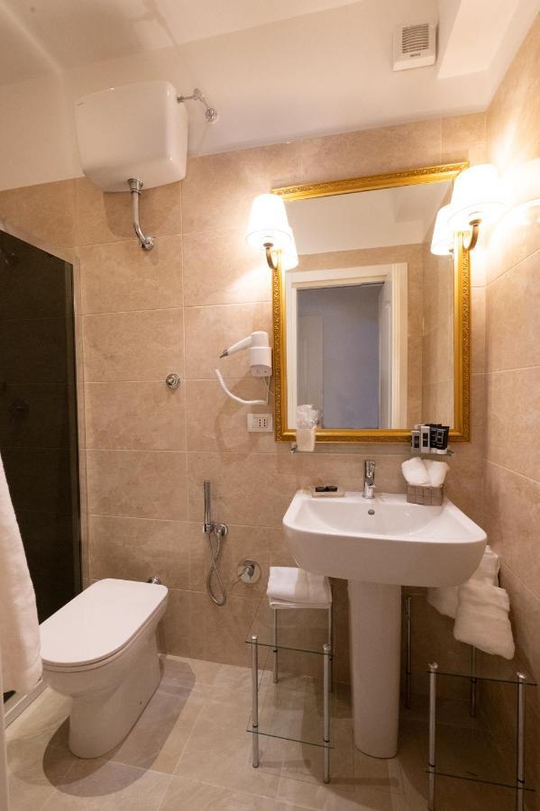 Deluxe Room,1296830953:JPEG