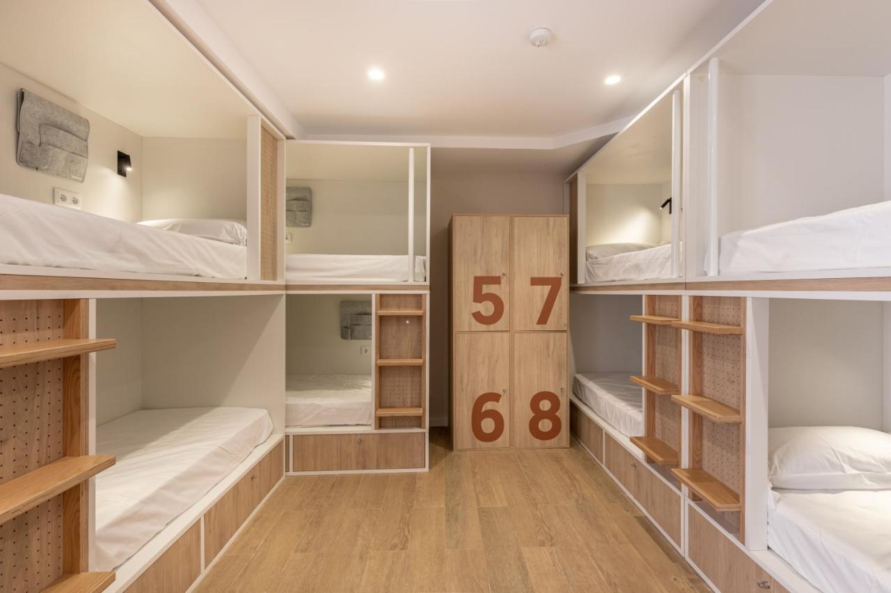 Bed 8-Bed Mixed Dormitory Room,1296989392:JPEG