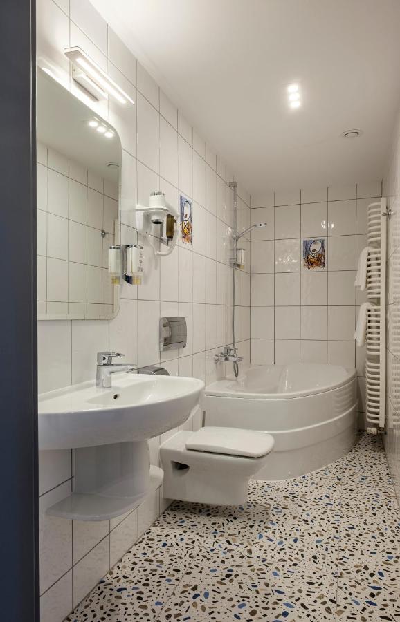 Junior Suite,1379757293:JPEG
