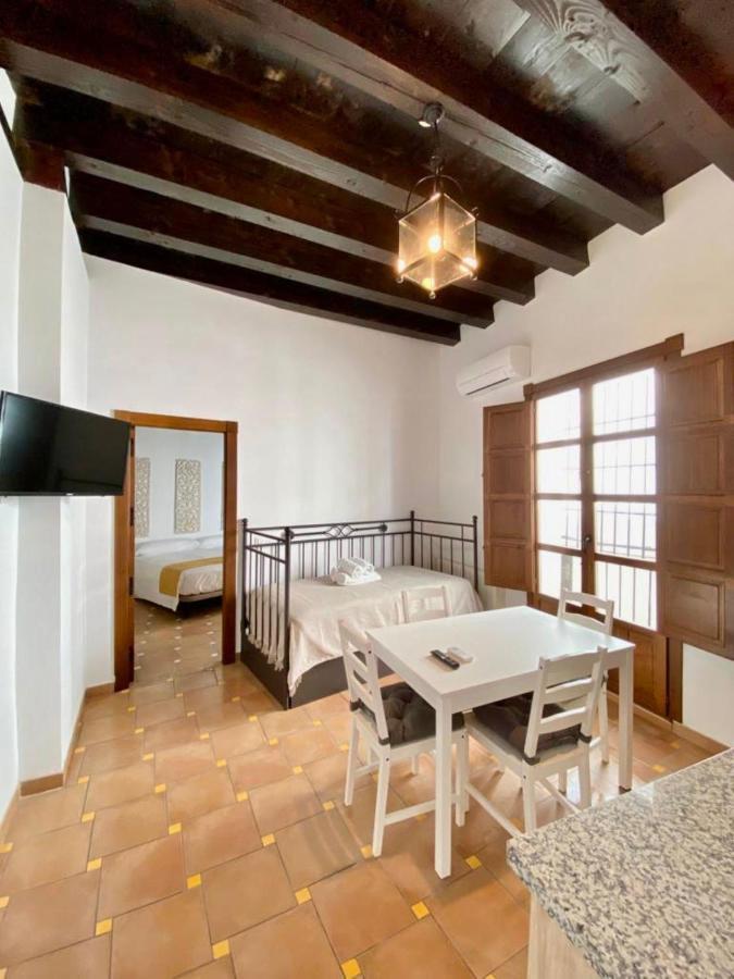 One-Bedroom Apartment,1369777496:JPEG