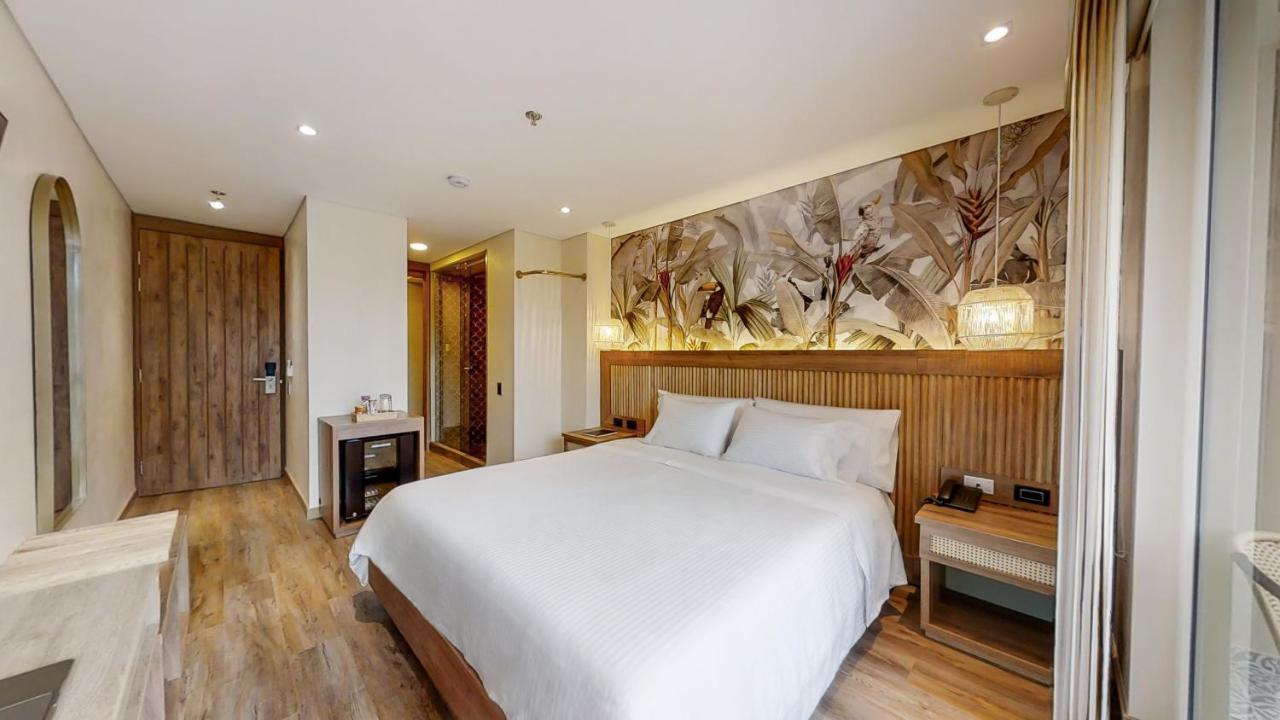 Deluxe Double Room Balcony,1299293443:JPEG