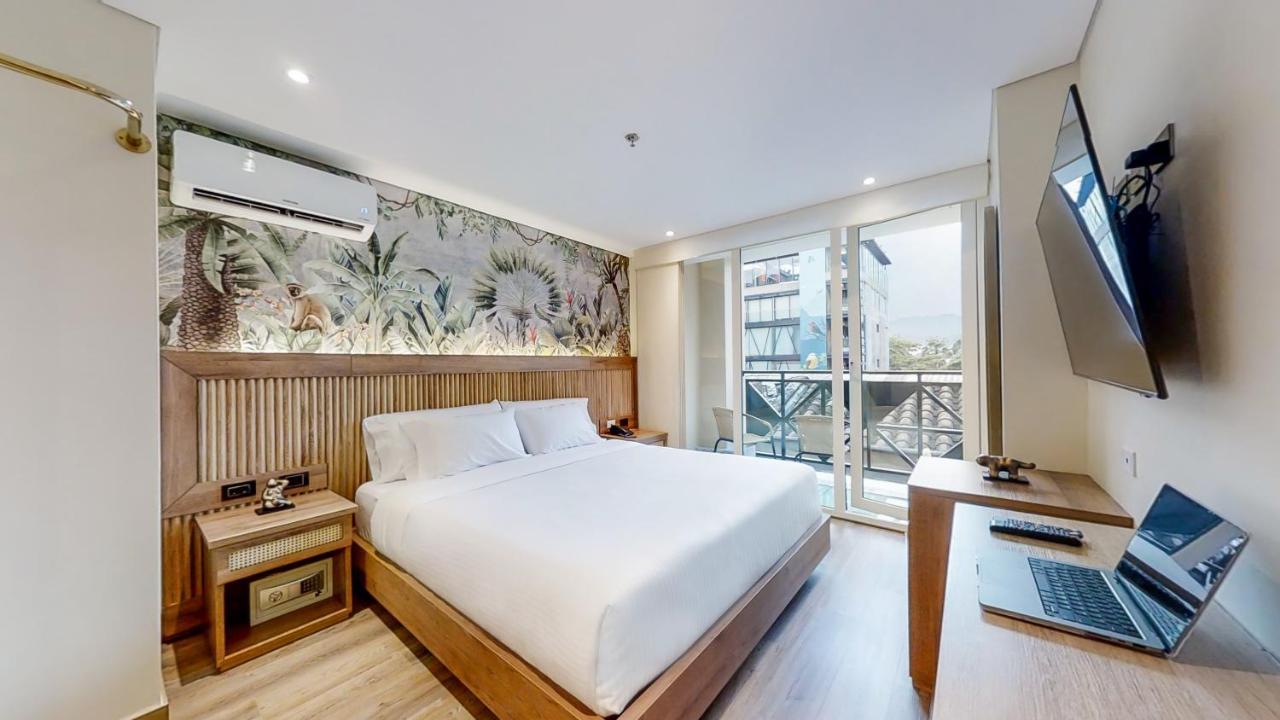Deluxe Double Room Balcony,1299307633:JPEG