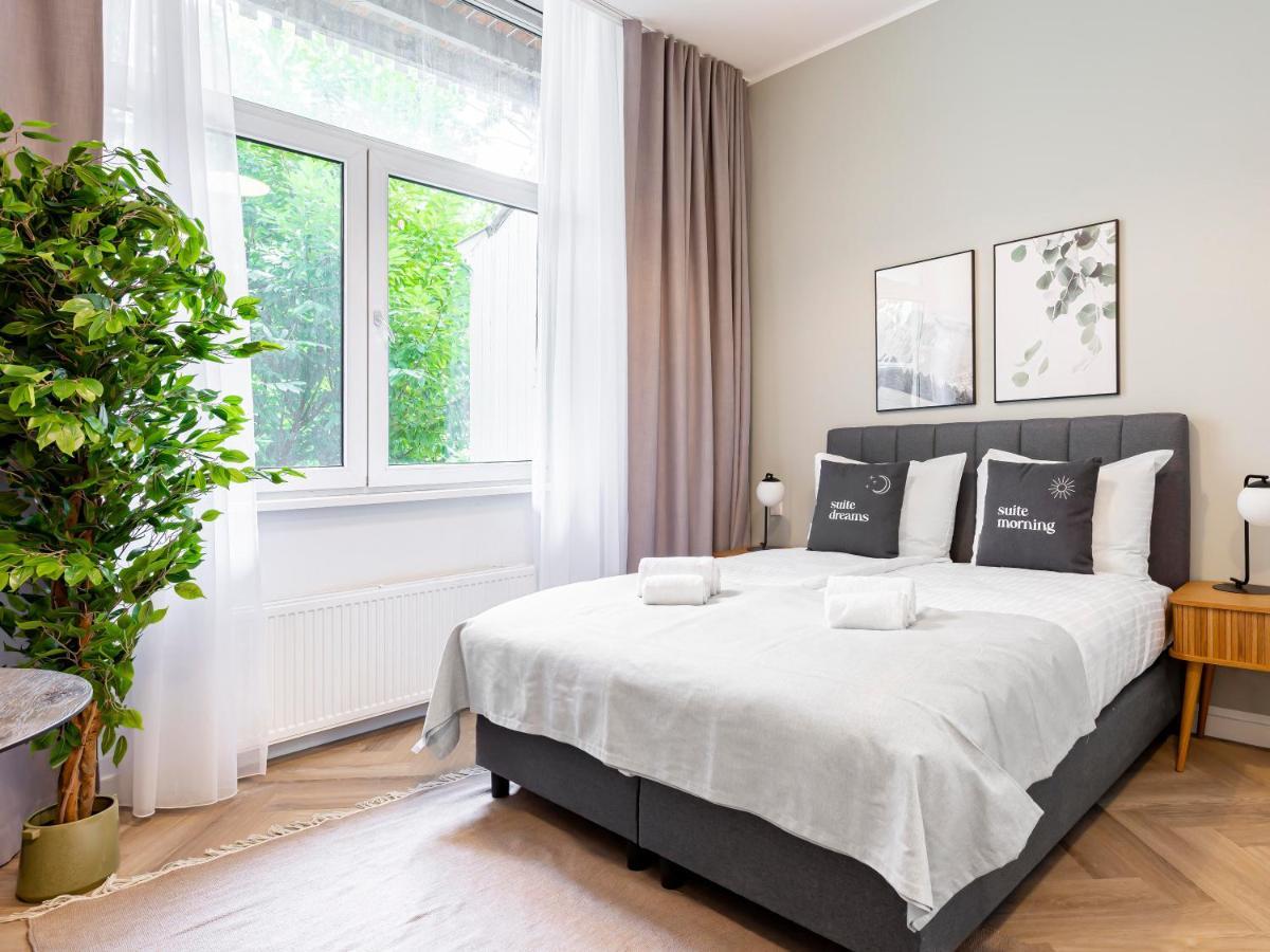 Habitación con cama grande