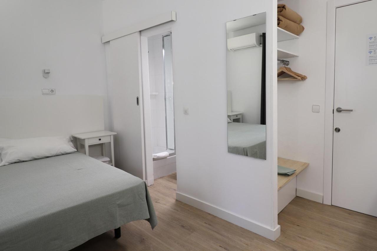 Large Double Room,1299724015:JPEG