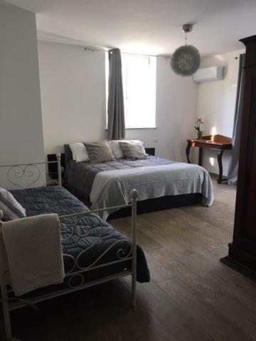 Large Double Room,1230994724:JPEG