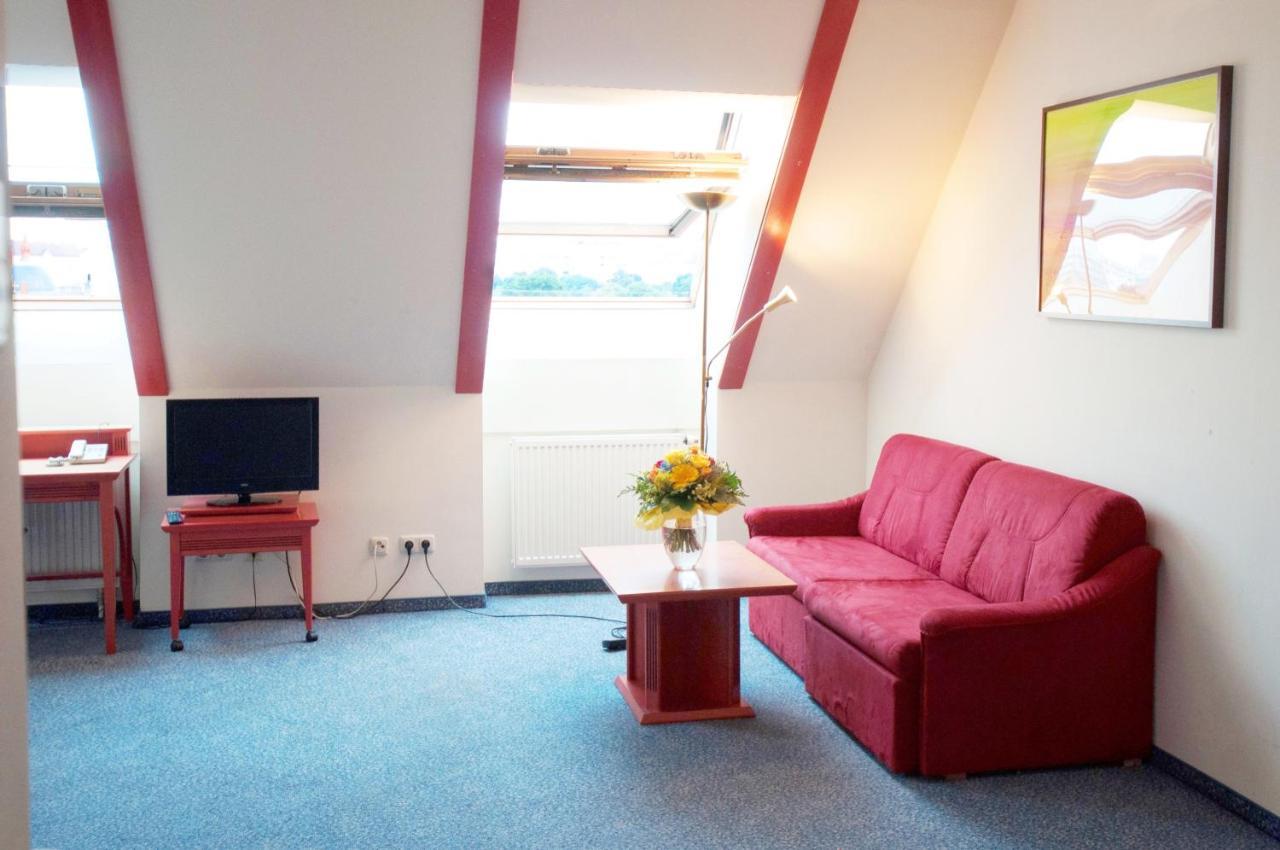 Suite Terrace,1774420376:JPEG