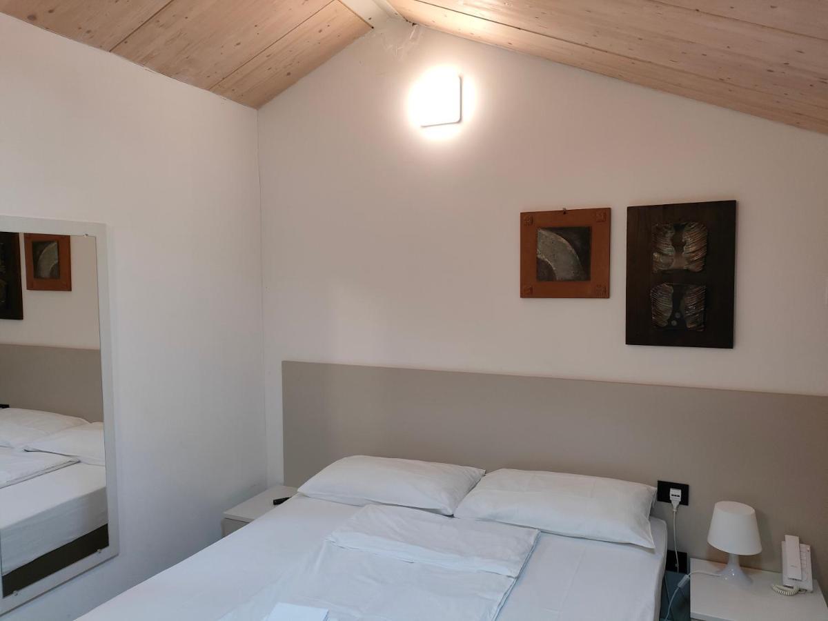 Double or Twin Room Private Bathroom