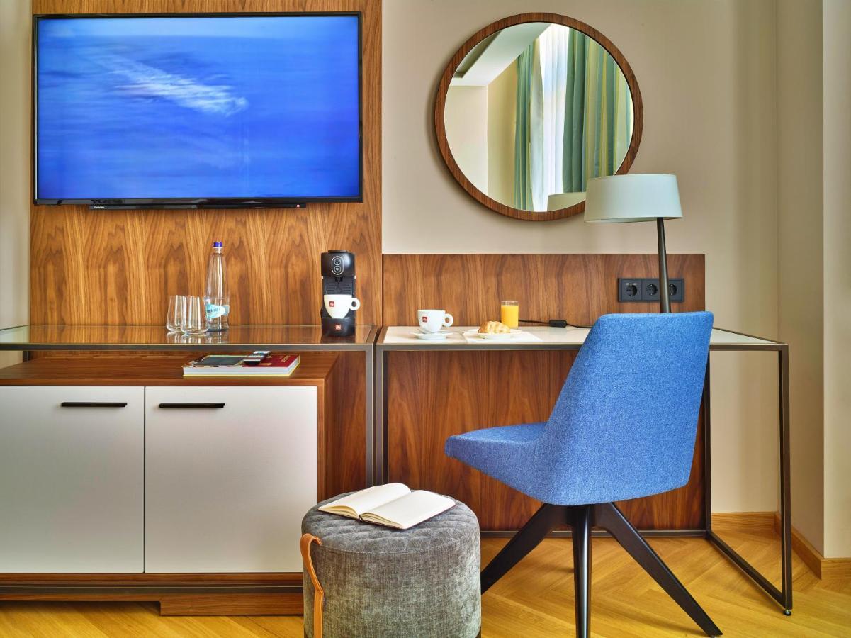 Habitación Doble Clásica con sofá cama