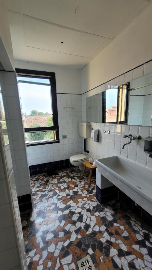 Quadruple Room Ensuite Bathroom,1590371108:JPEG