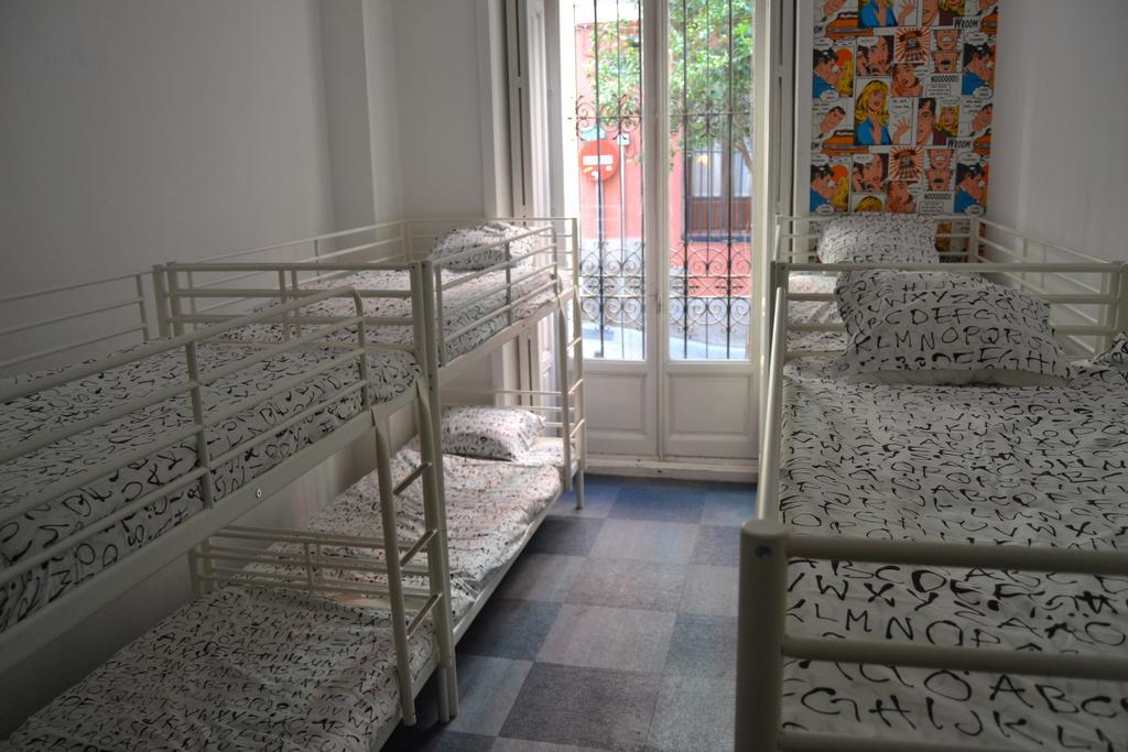Single Bed 8-Bed Mixed Dormitory Room,706277644:JPEG