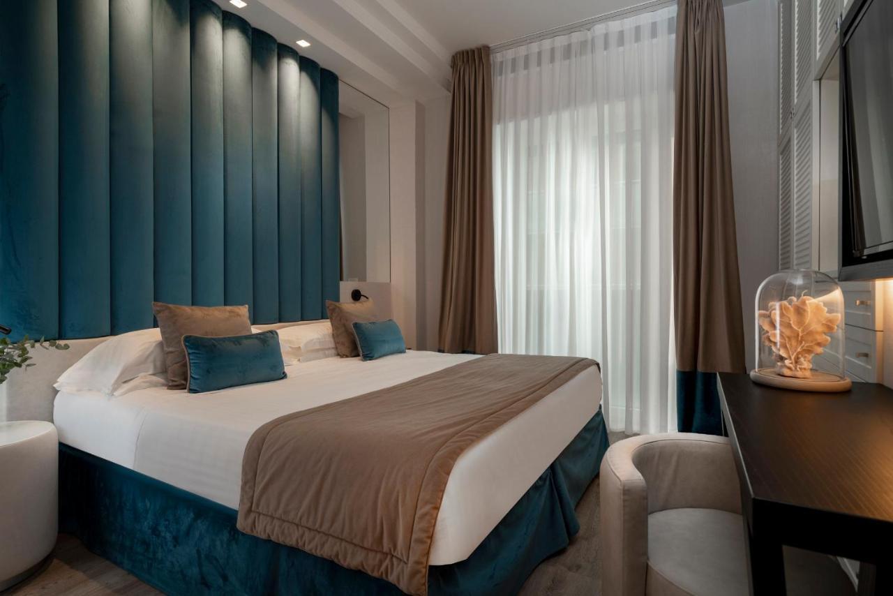 Double Room Classic Plus Balcony Partial Sea View,1465767704:JPEG