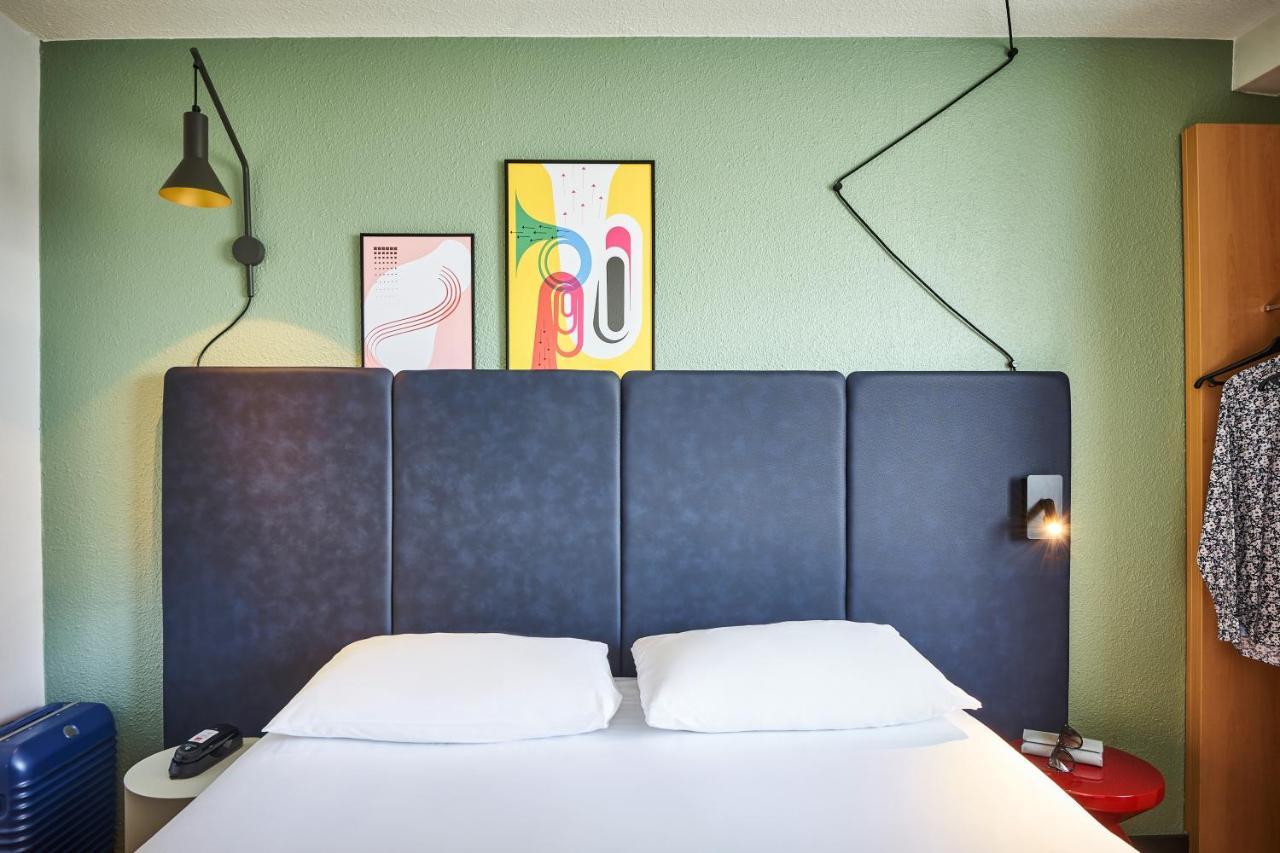 Two Rooms next to Each Other