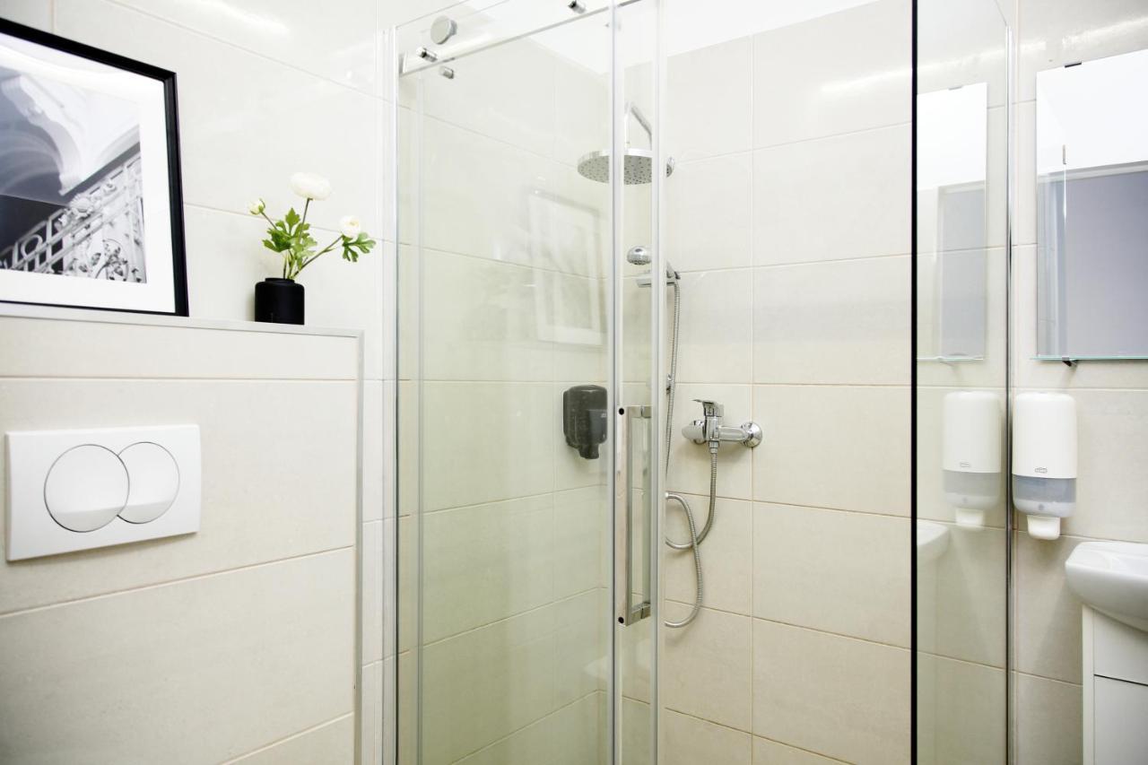 Budget Double Room,1311625870:JPEG