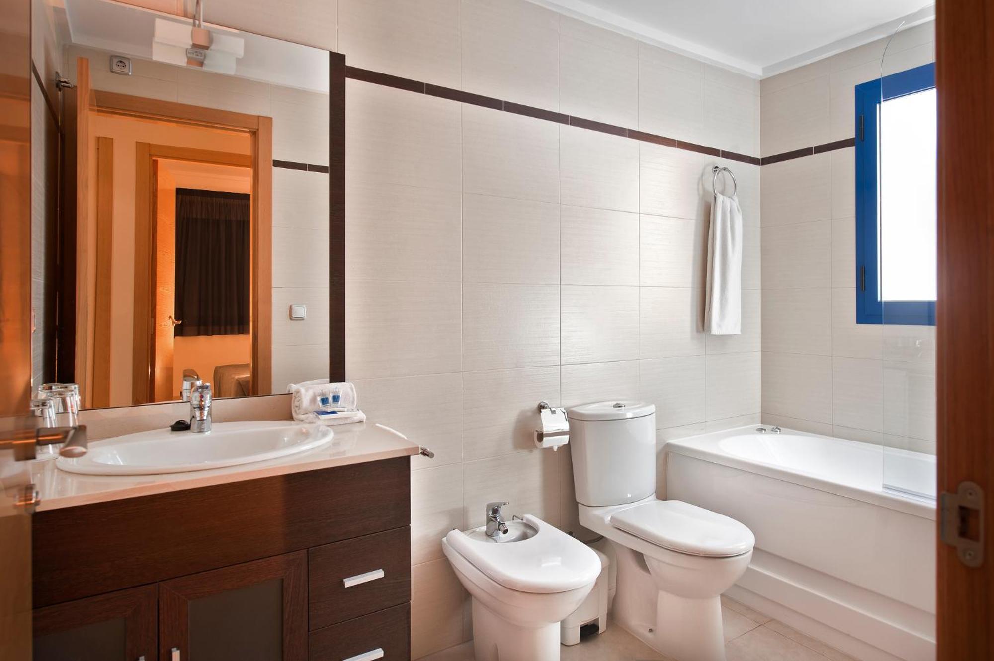 Three-Bedroom Apartment Penthouse,276215153:JPEG