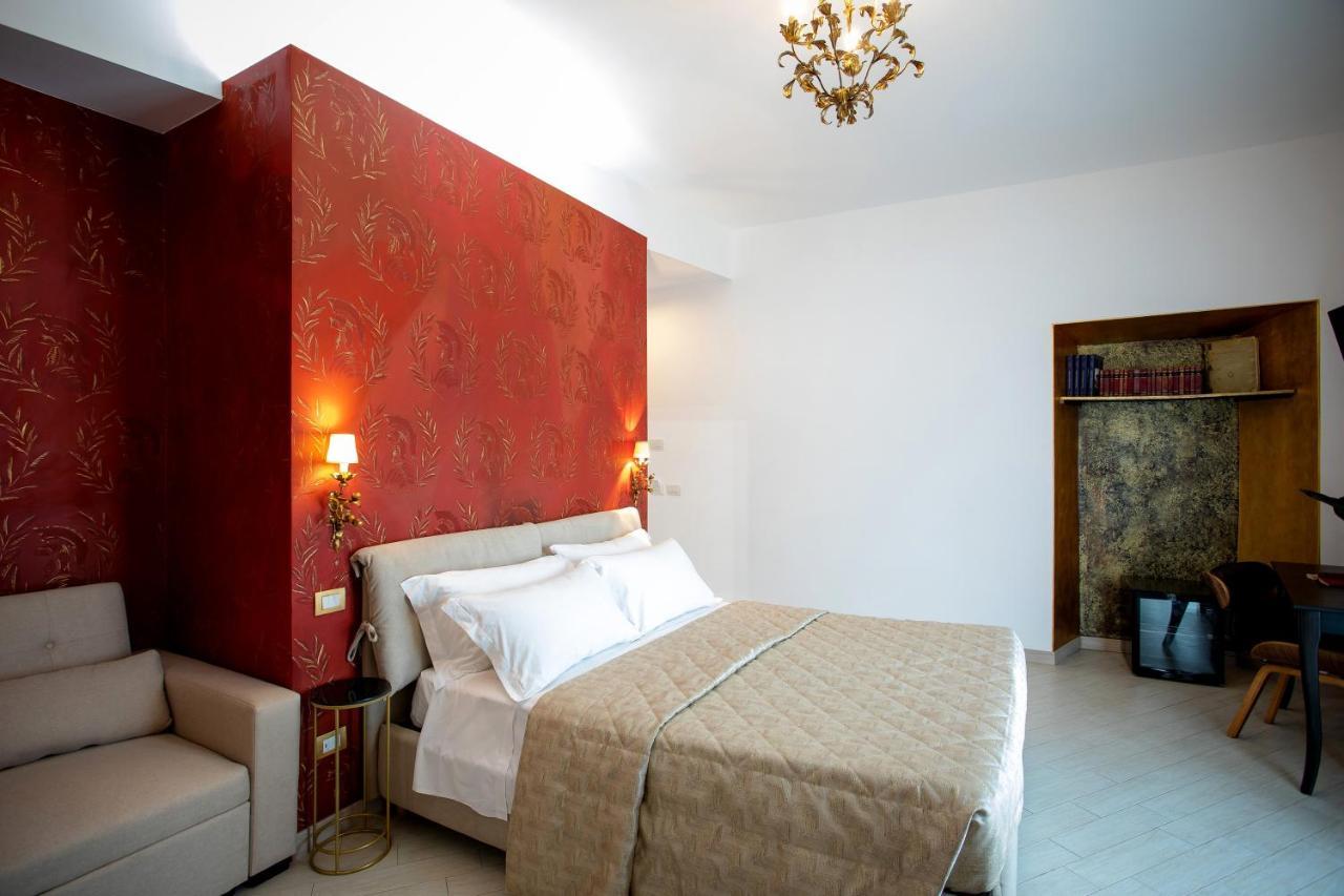 Large Double Room,1315956151:JPEG