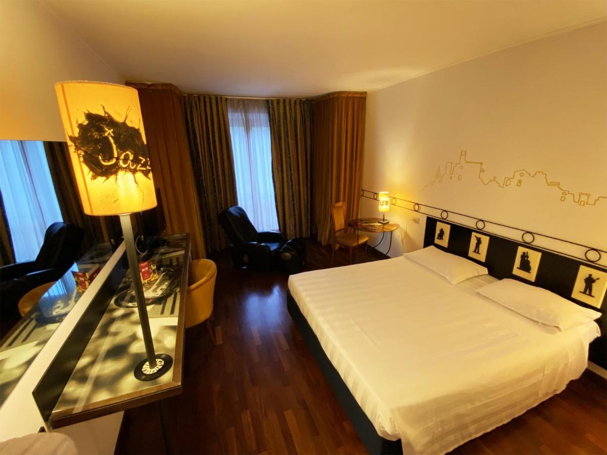 Superior Double or Twin Room,1209573112:JPEG