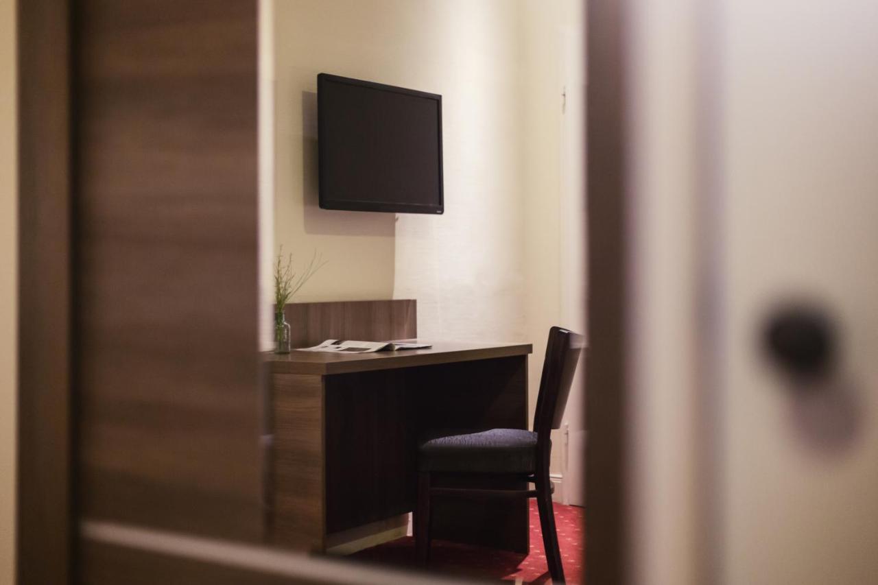 Standard Double Room,1264241995:JPEG